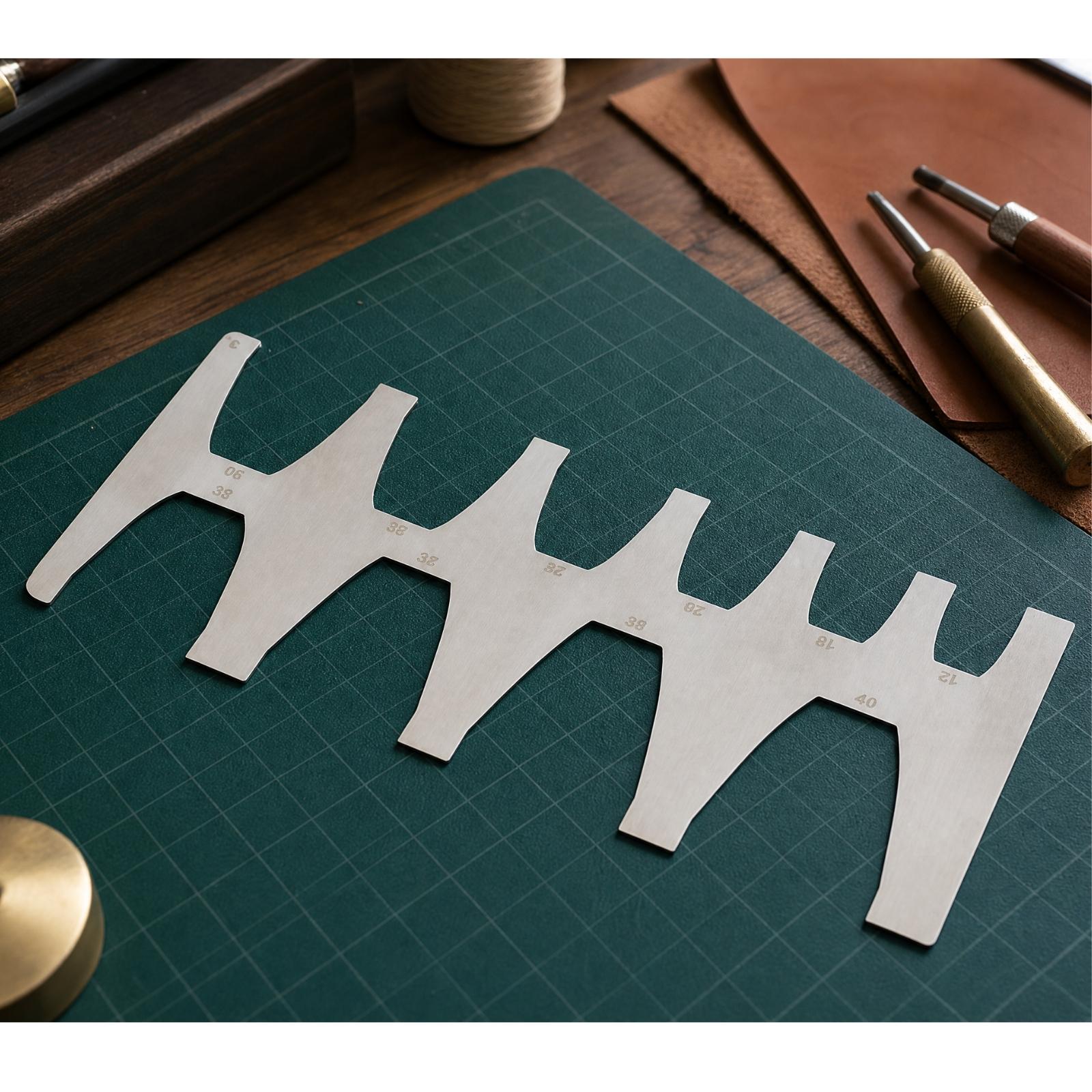 Belt-End Template Ruler 1.2 Mm - Leatherwork Templates recension och pris