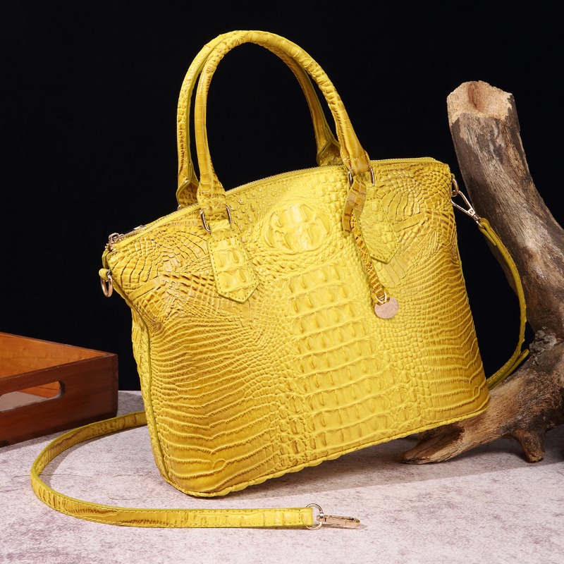 2025 Women's Crocodile Embosse - Leatherwork Pony recension och pris